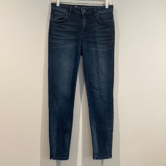 Kut from the Kloth Medium Wash Skinny Jeans - Size 4 - Picture 1 of 10